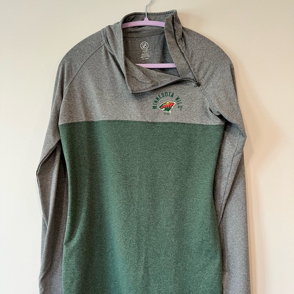 NHL Tops - NHL Women’s Gray Heathered Apparel